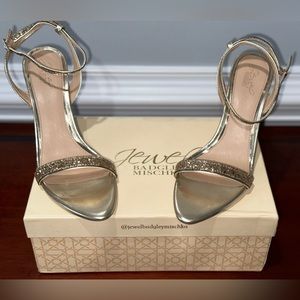 JEWEL BADGLEY MISCHKA, GLITTERING GOLD, WOMEN’S DESIGNER HEELS       Size: 9 1/2